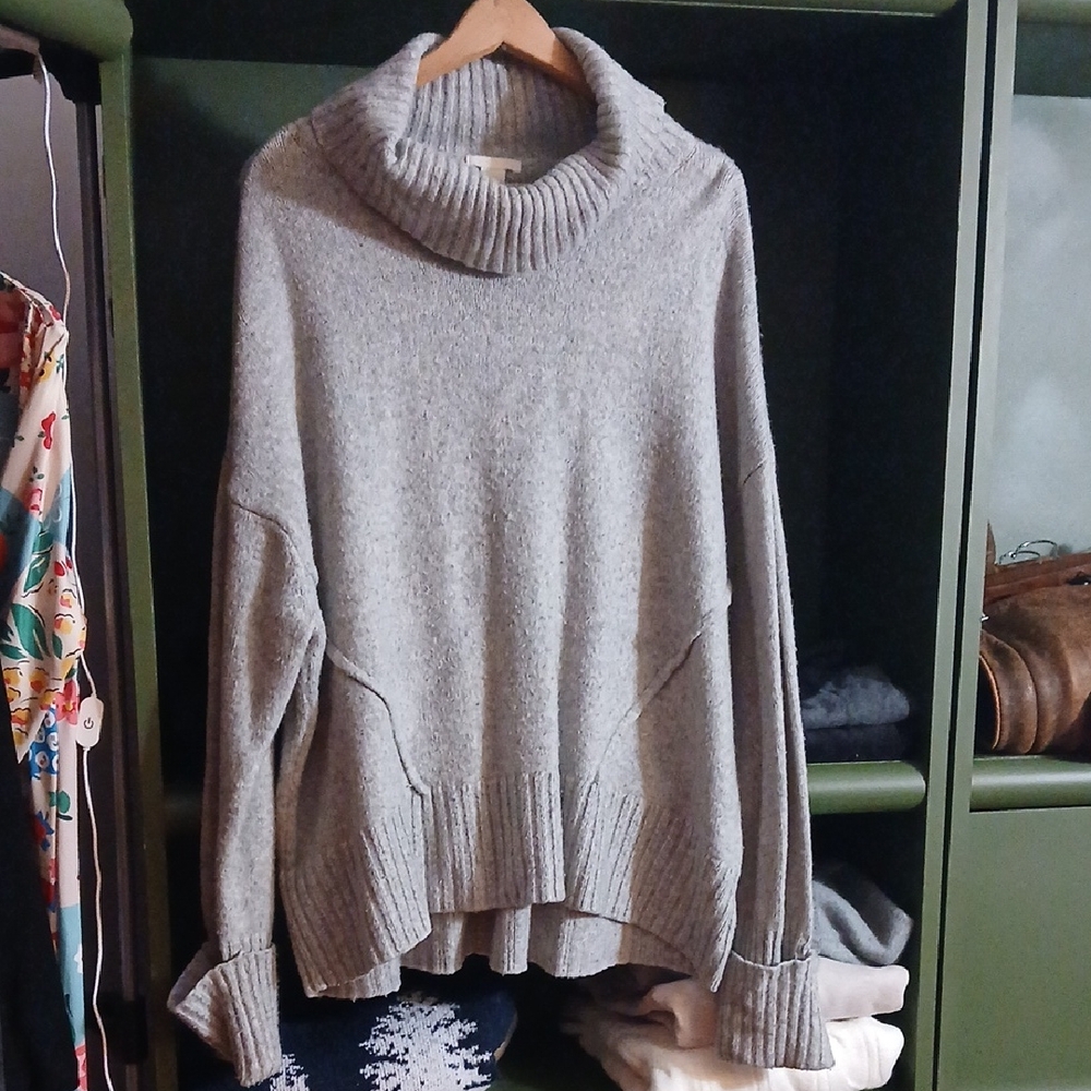H&M Oversized Sweater - Picture 2 of 7